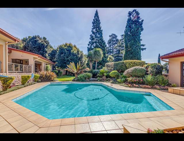 6 BEDROOM FREESTANDING FOR SALE IN NORTHCLIFF